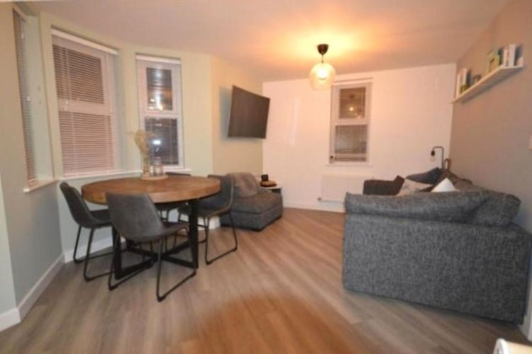 2 bedroom apartment