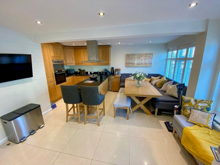 4 bedroom semi-detached house