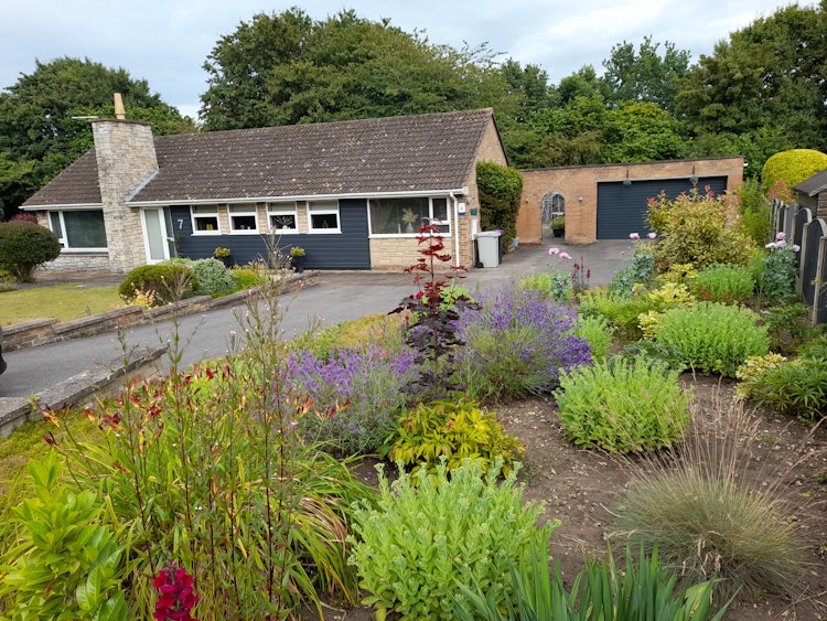 4 bedroom detached bungalow
