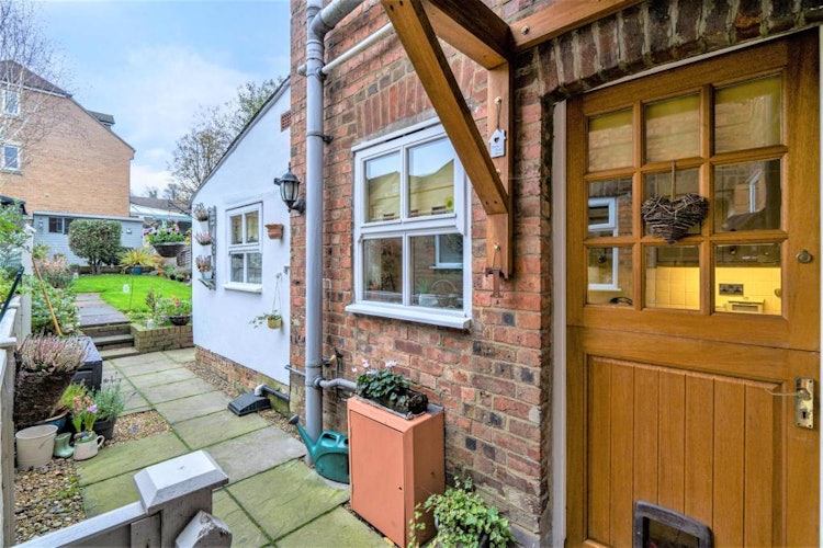 2 bedroom terraced house