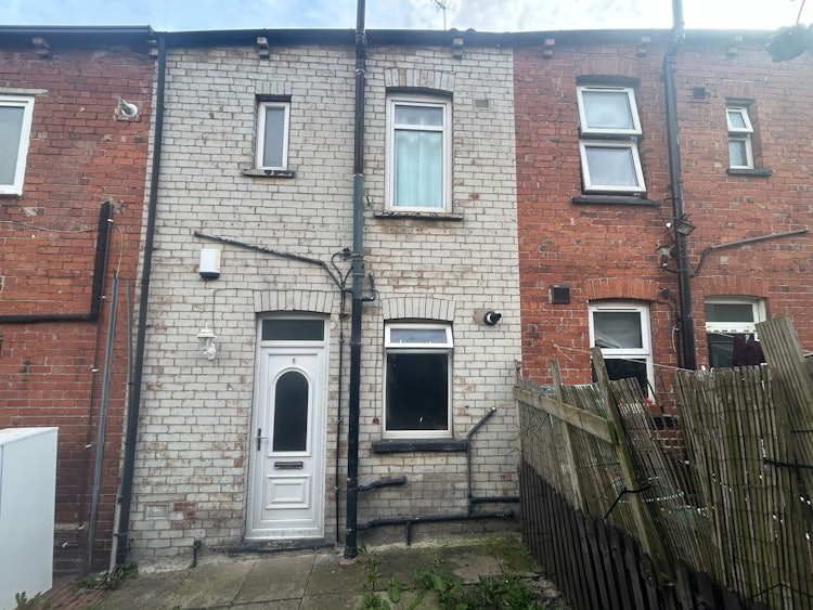 2 bedroom terraced house