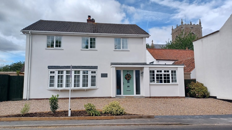 4 bedroom detached house