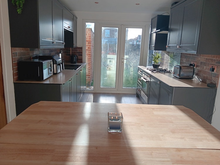 3 bedroom end of terrace house