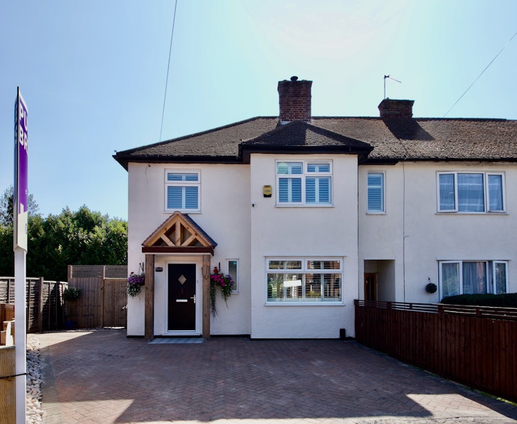 4 bedroom end of terrace house