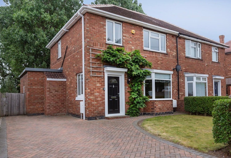 3 bedroom semi-detached house