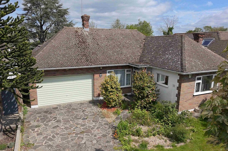 3 bedroom detached bungalow