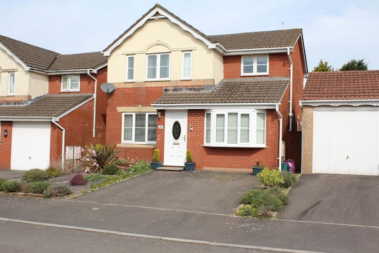 4 bedroom detached house