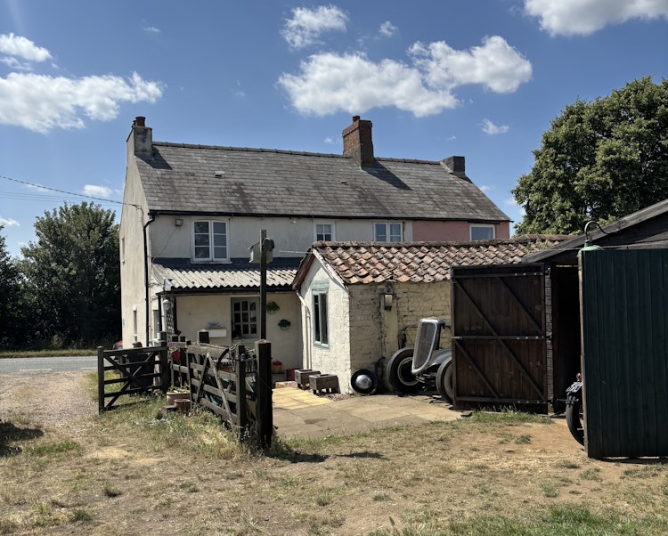4 bedroom semi-detached house