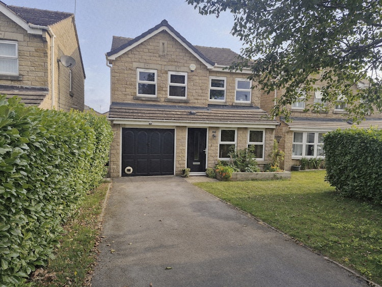 4 bedroom detached house