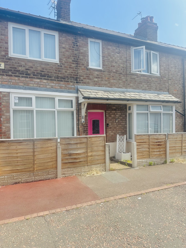 3 bedroom end of terrace house