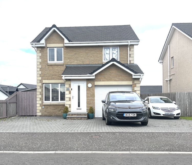 3 bedroom detached house