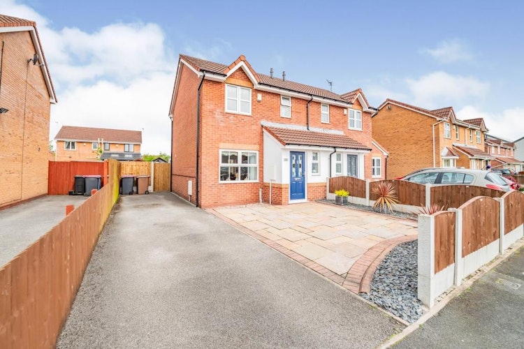 3 bedroom semi-detached house