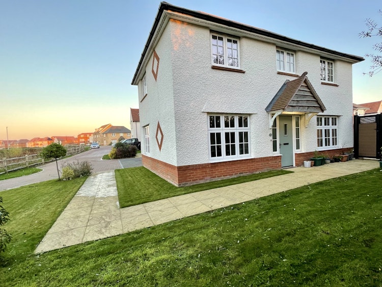 3 bedroom detached house