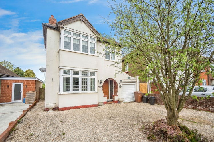 3 bedroom detached house