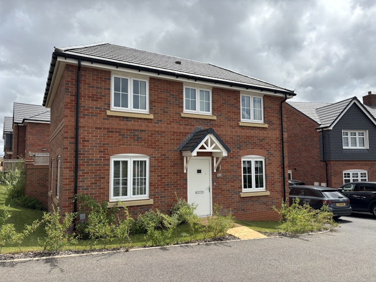 3 bedroom detached house