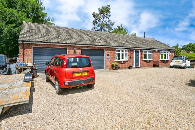 4 bedroom detached bungalow
