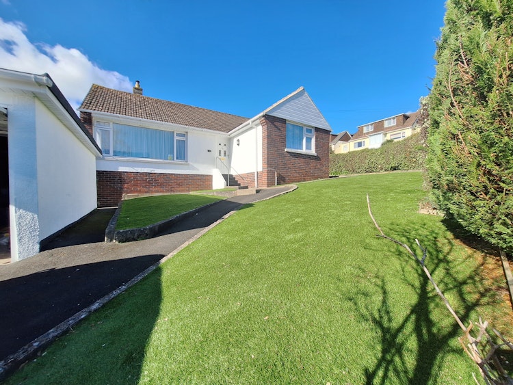 3 bedroom detached house