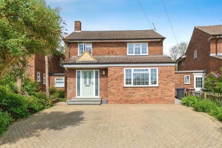 4 bedroom detached house