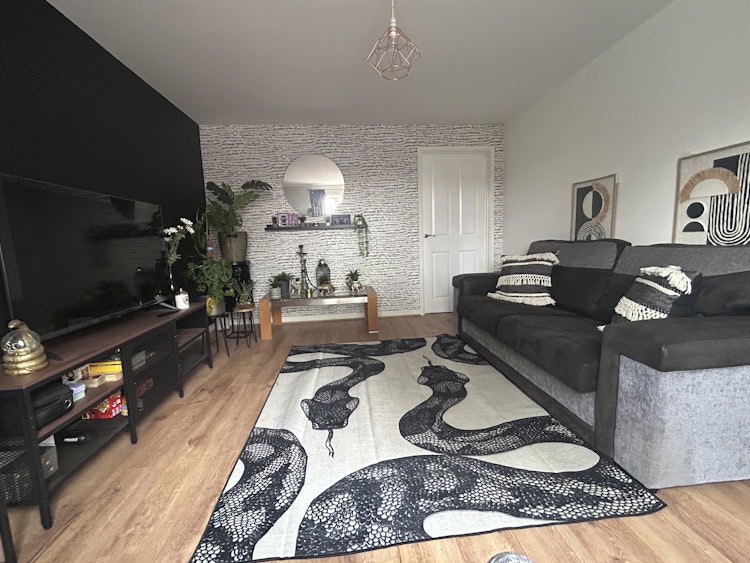 3 bedroom end of terrace house