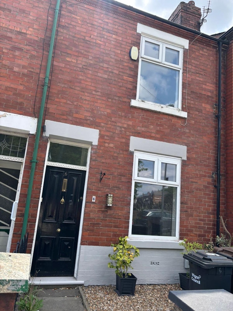2 bedroom terraced house
