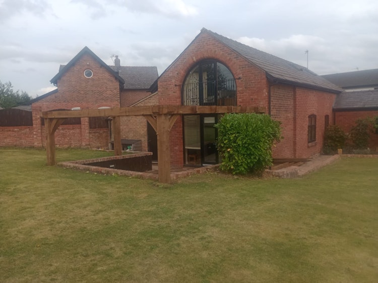 4 bedroom detached house