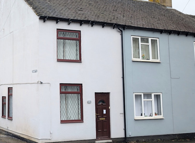 3 bedroom end of terrace house