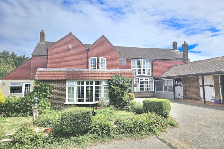 4 bedroom detached house