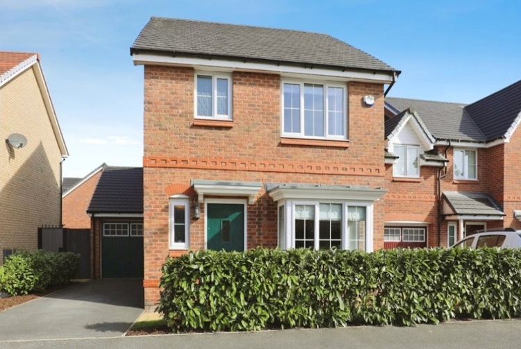 3 bedroom detached house