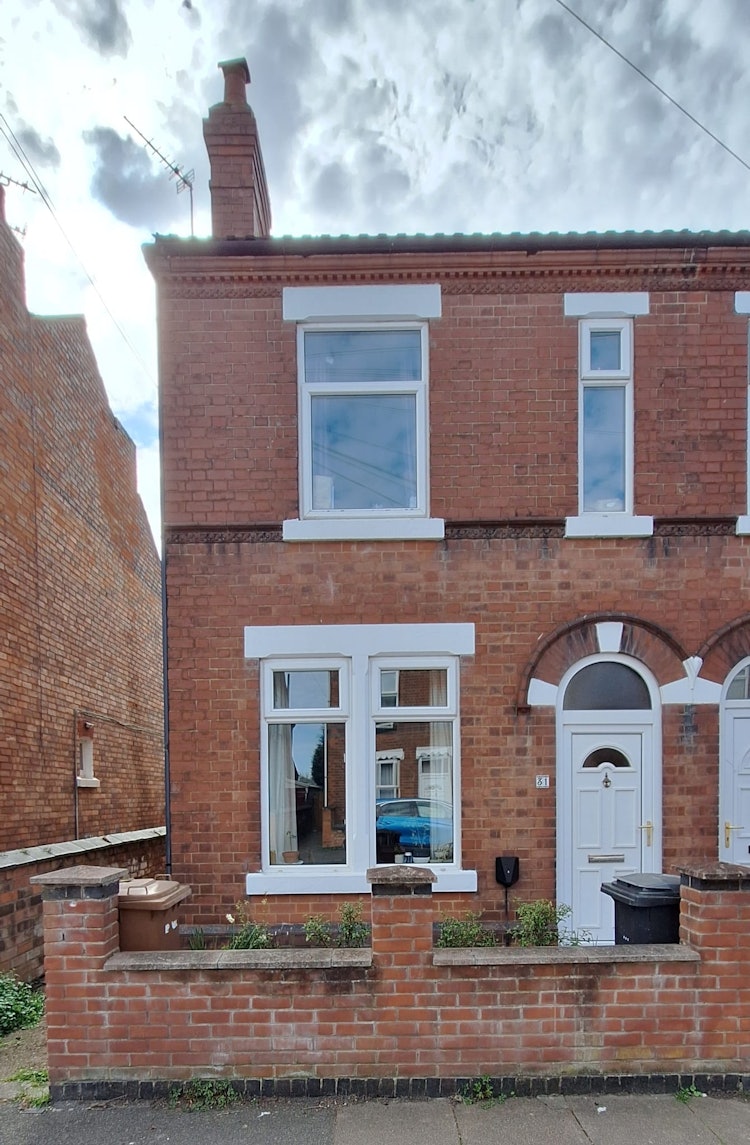2 bedroom semi-detached house