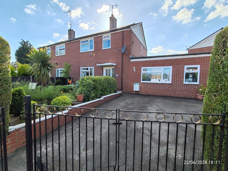 3 bedroom semi-detached house
