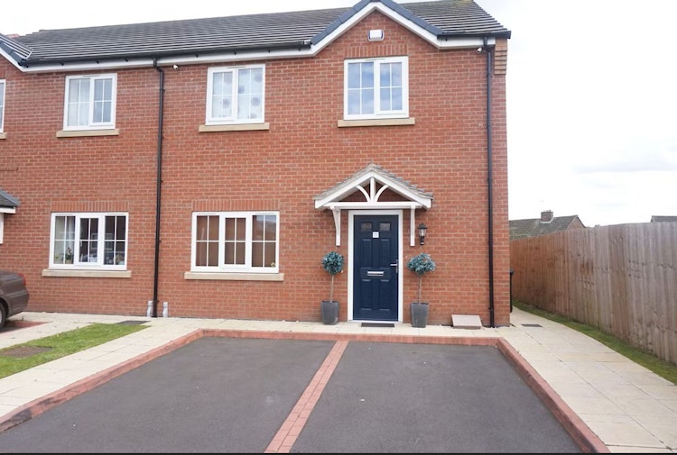 4 bedroom semi-detached house