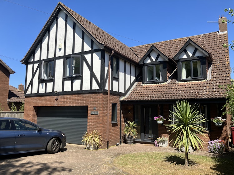 4 bedroom detached house