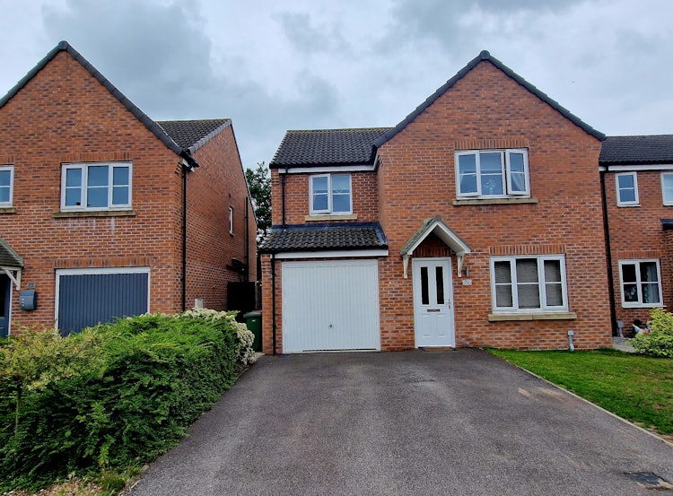 4 bedroom detached house