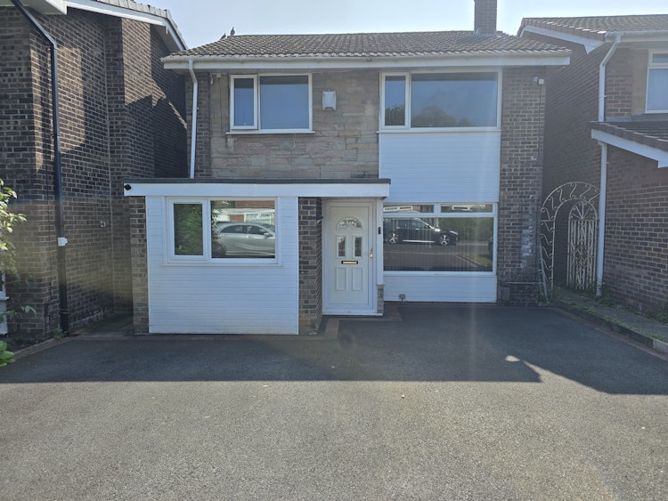3 bedroom detached house