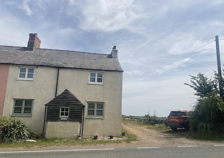 4 bedroom semi-detached house