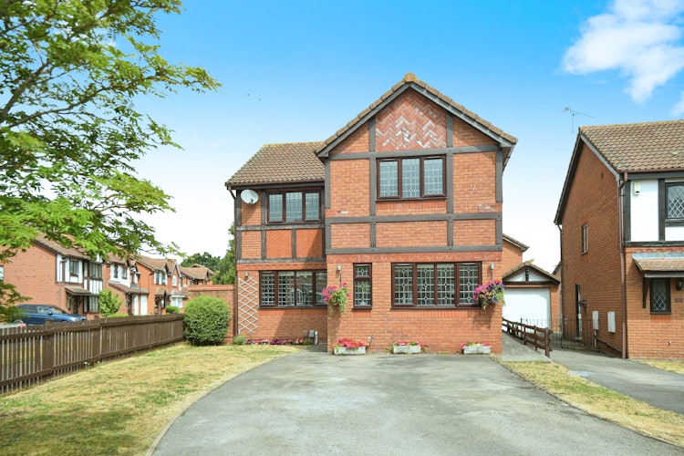 4 bedroom detached house