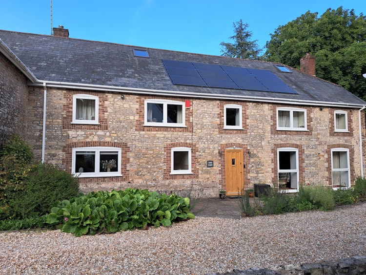 5 bedroom semi-detached house