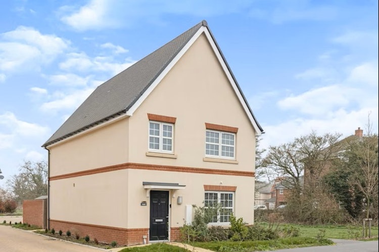 4 bedroom detached house