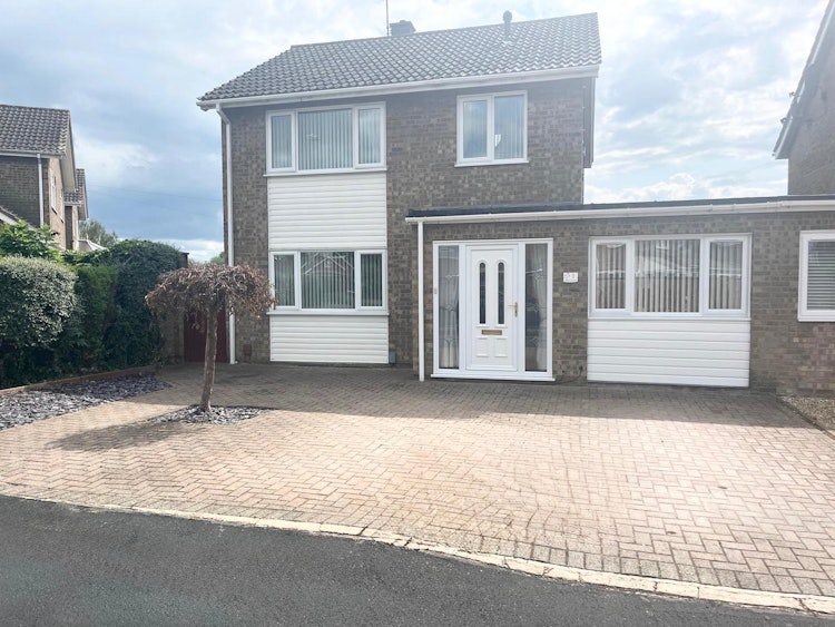 3 bedroom semi-detached house