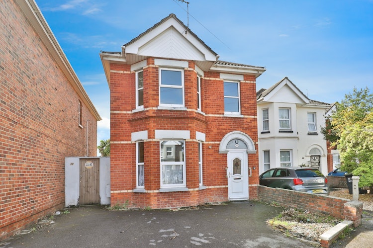 4 bedroom detached house
