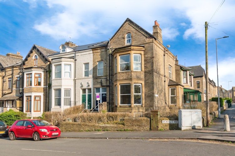 7 bedroom end of terrace house