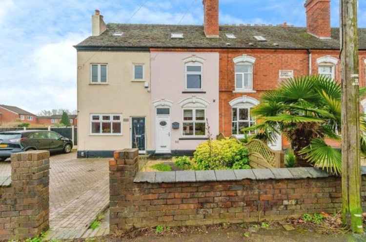 3 bedroom end of terrace house