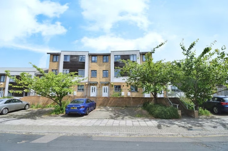 3 bedroom terraced house