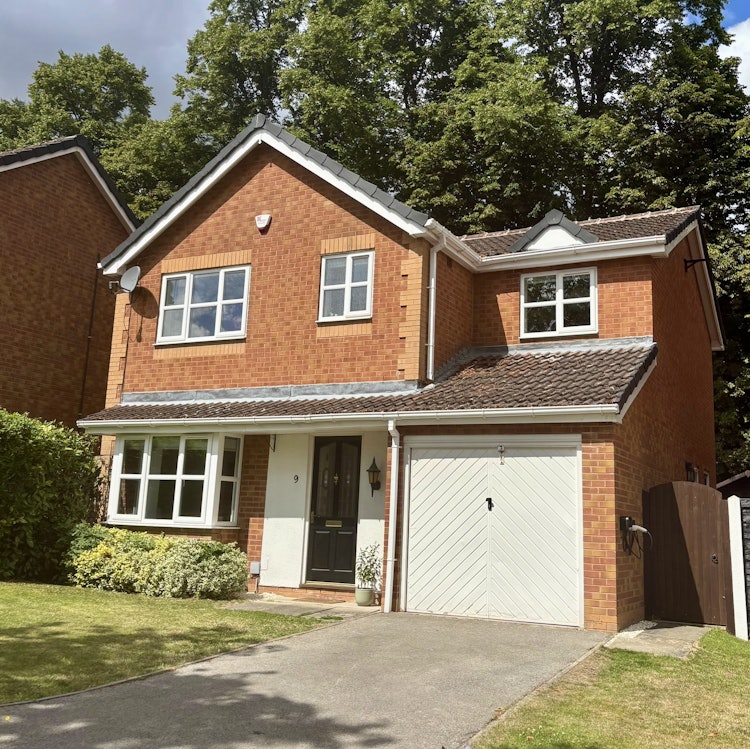 4 bedroom detached house