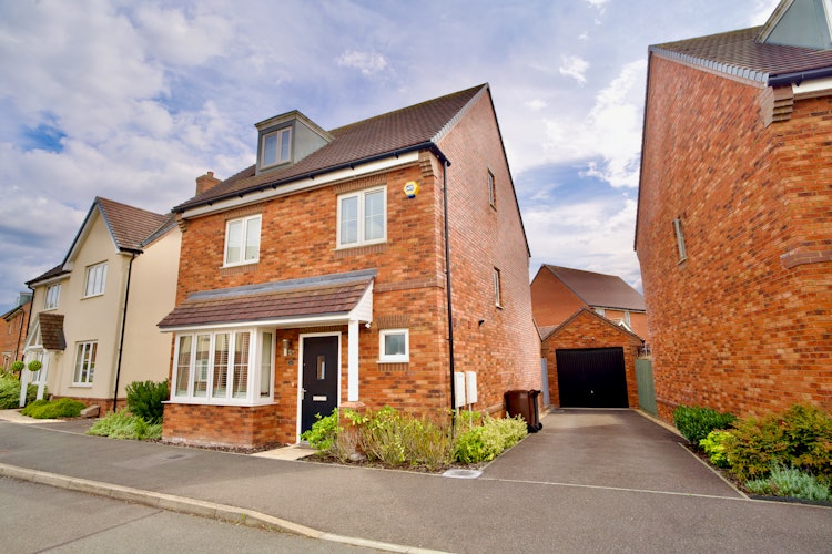 4 bedroom detached house