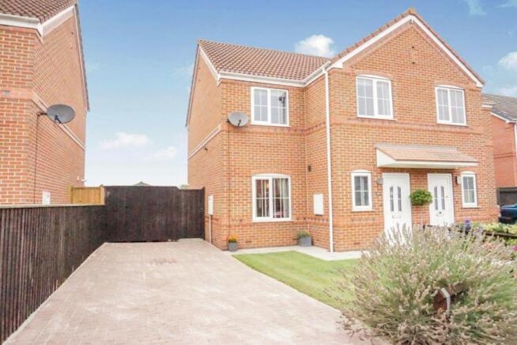 3 bedroom semi-detached house