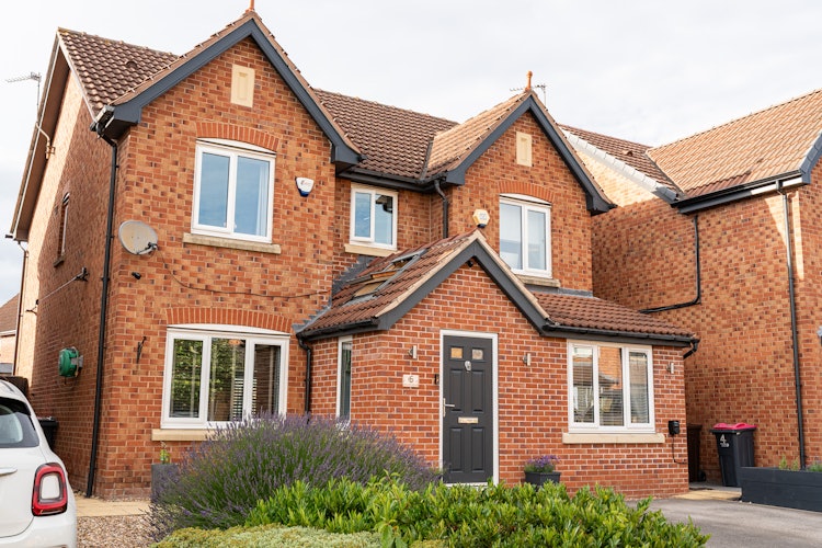 4 bedroom detached house