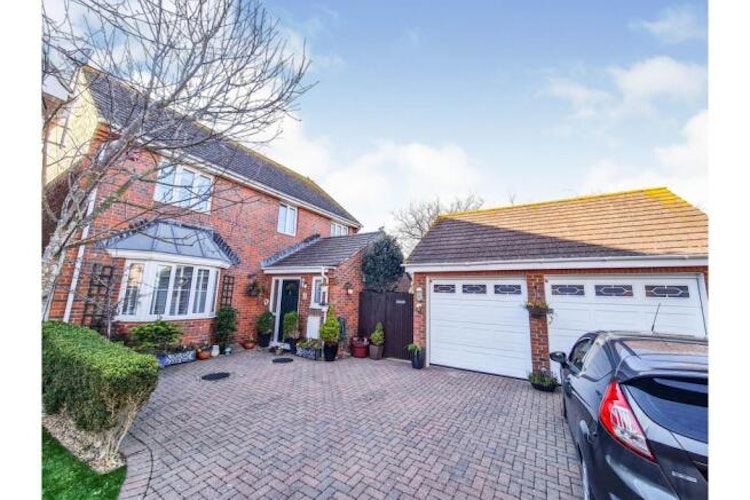 4 bedroom detached house