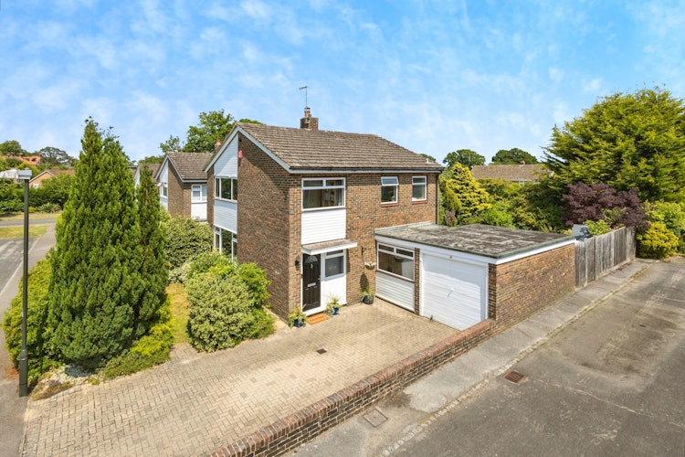 4 bedroom detached house