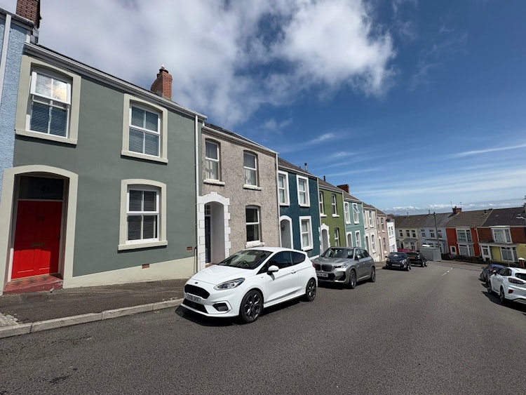 2 bedroom terraced house